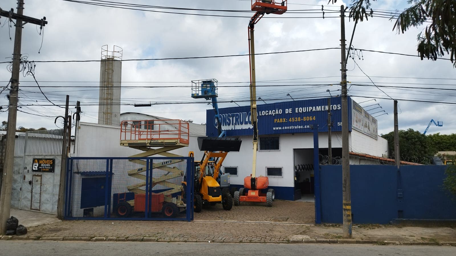 Frota de equipamentos para locação da Construloc